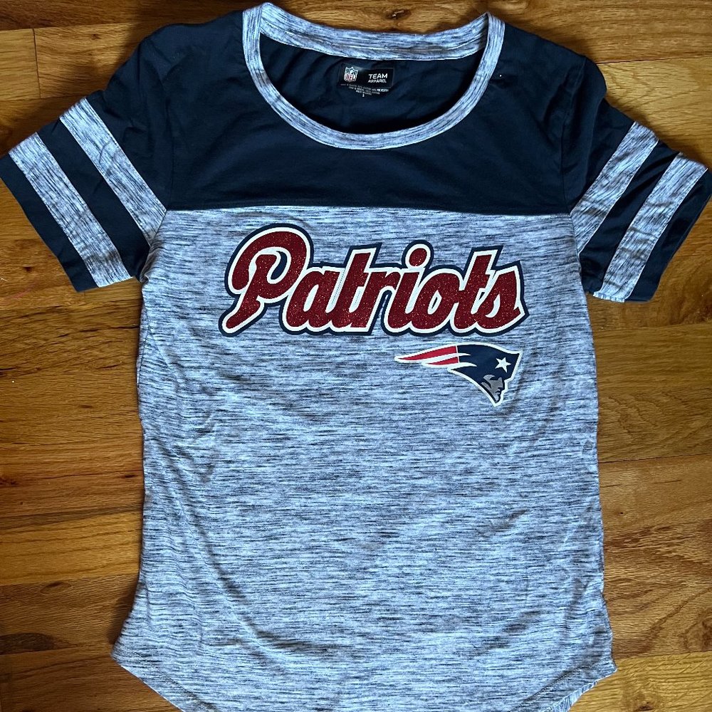 Women's New England Patriots Glitter Gel T-Shirt - Only Worn Once